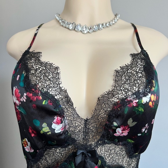 VS Slip - Picture 2 of 7